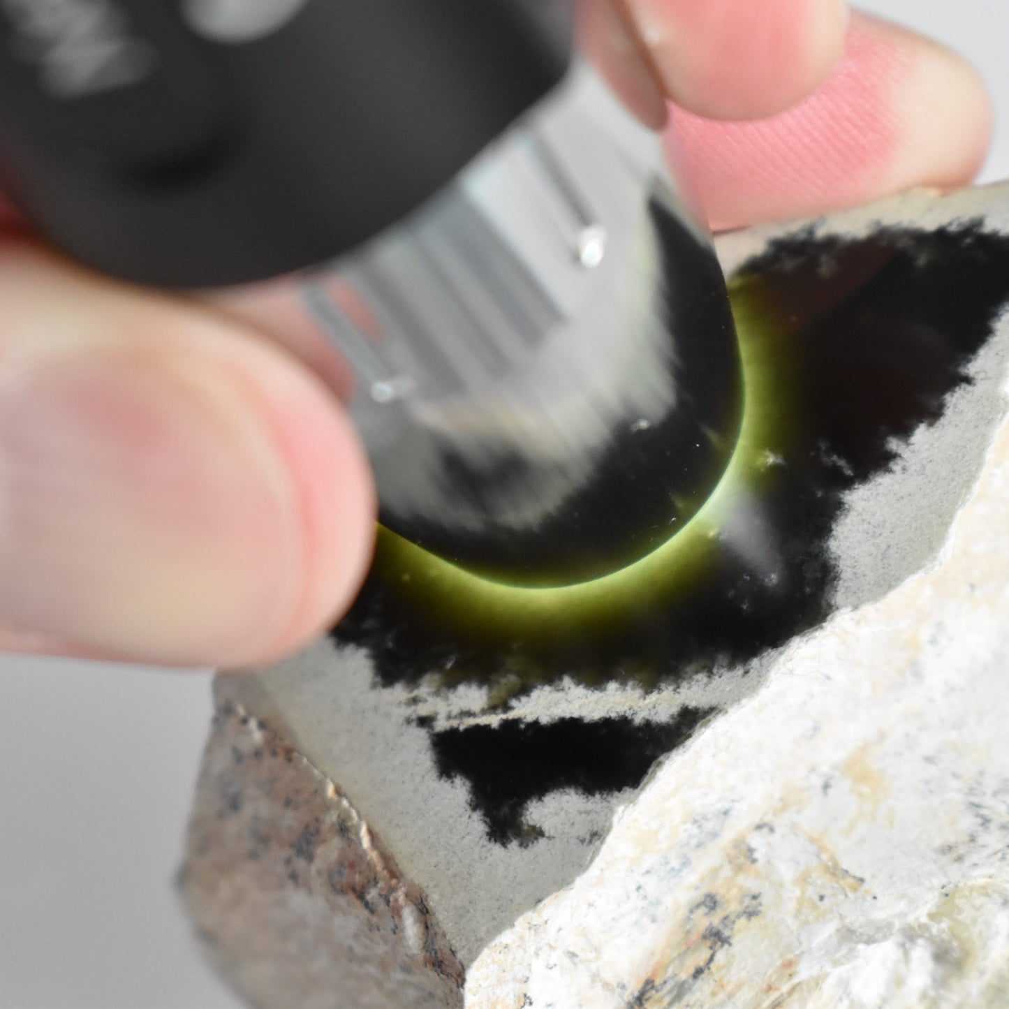 Jade Hand Gem 1046