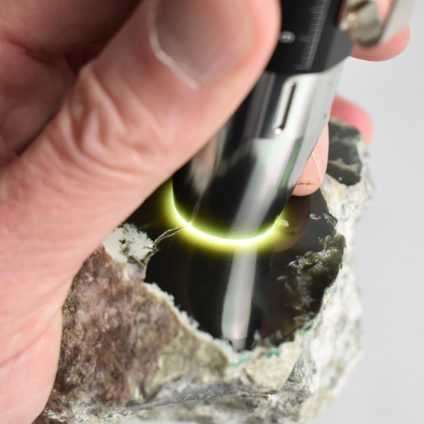 Jade Hand Gem 1050