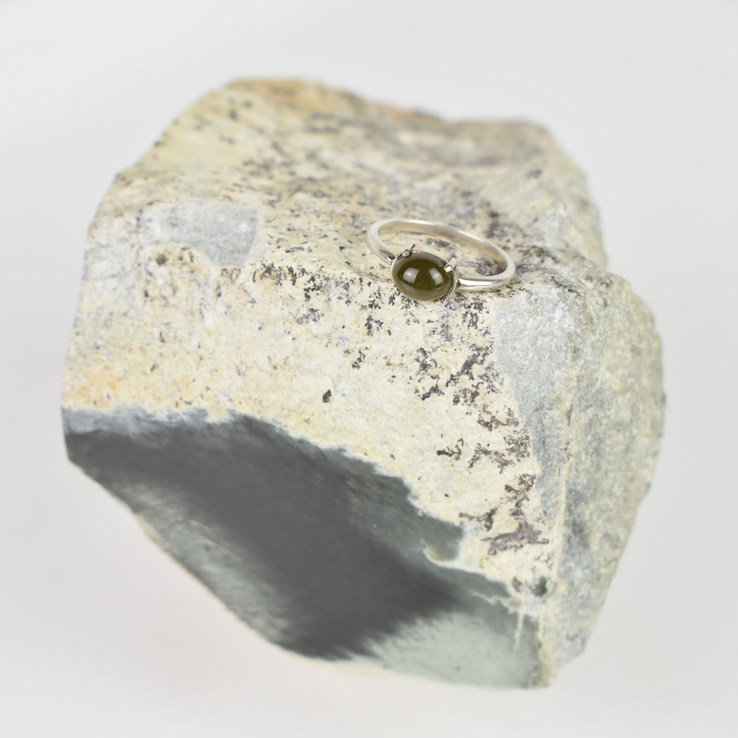 Jade Hand Gem 1048