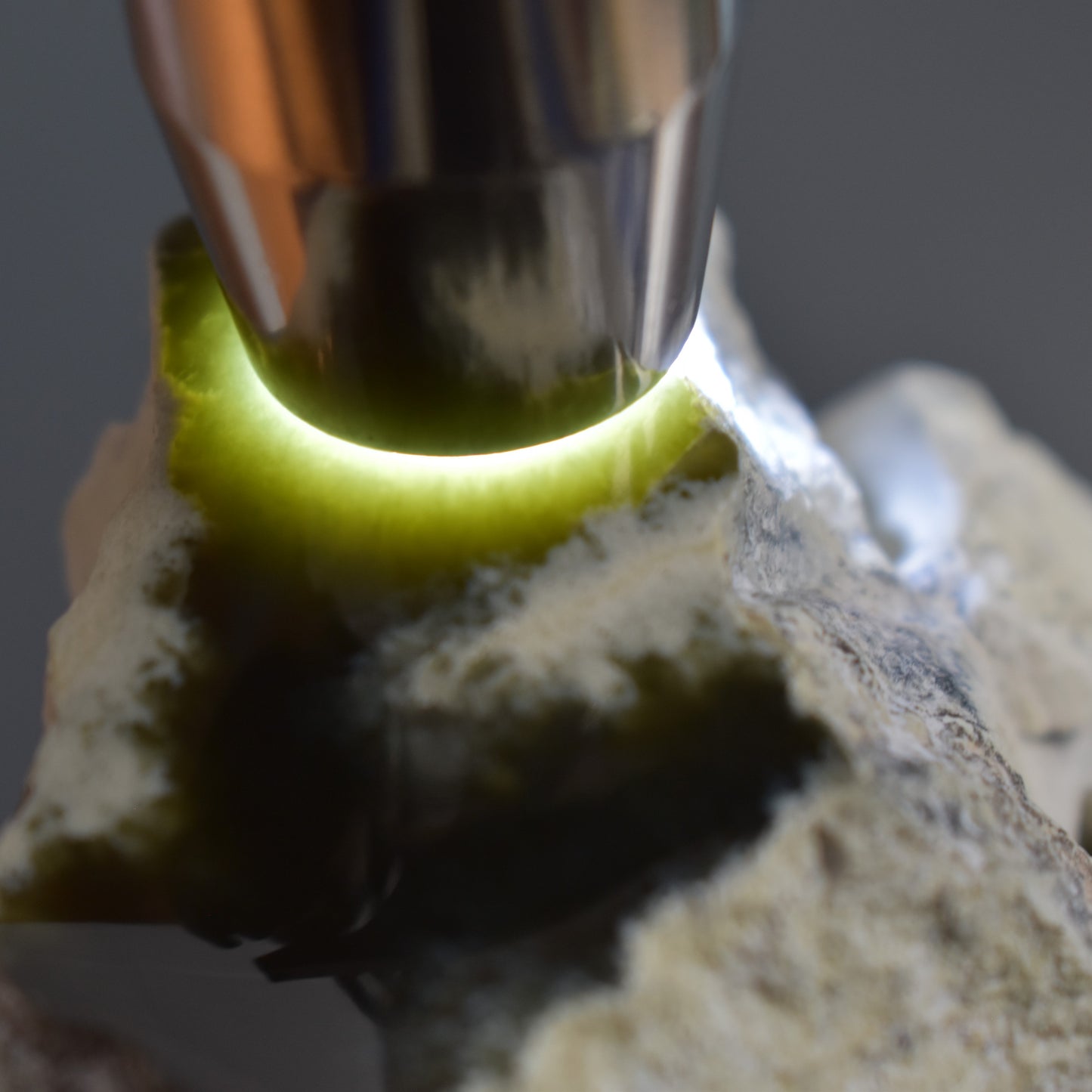 Jade Hand Gem 1034