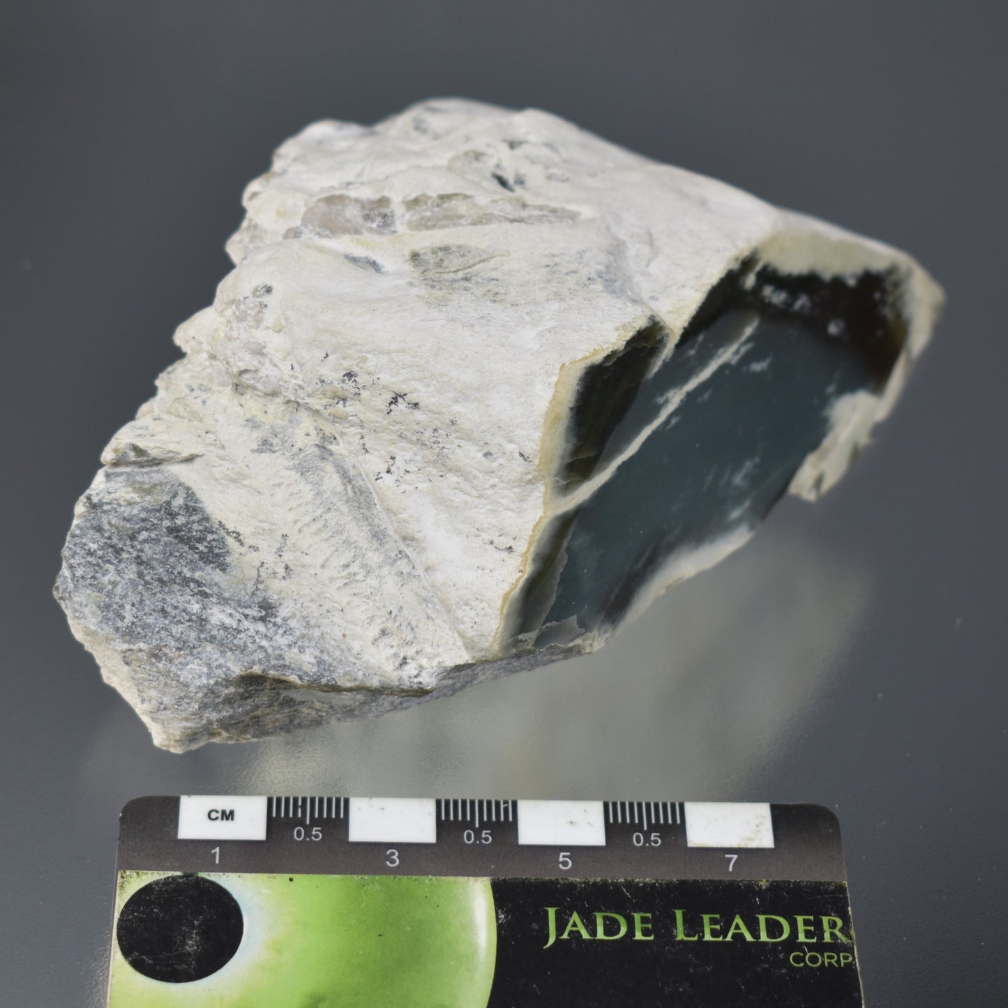 Jade Hand Gem 1035