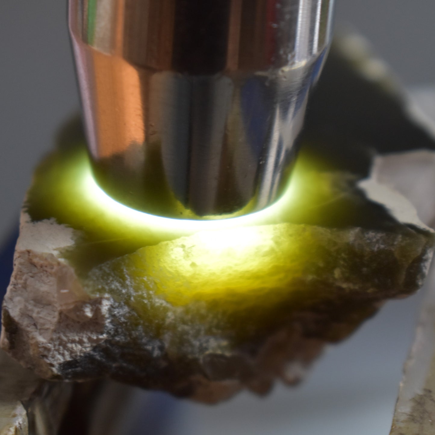 Jade Hand Gem 1036