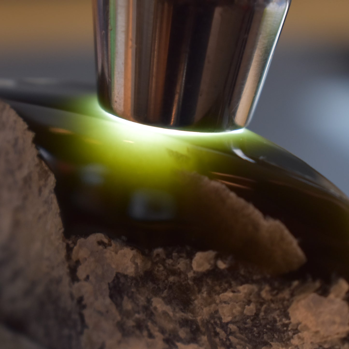 Jade Hand Gem 1037