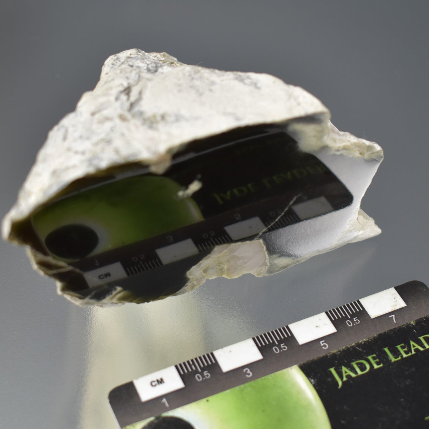 Jade Hand Gem 1043