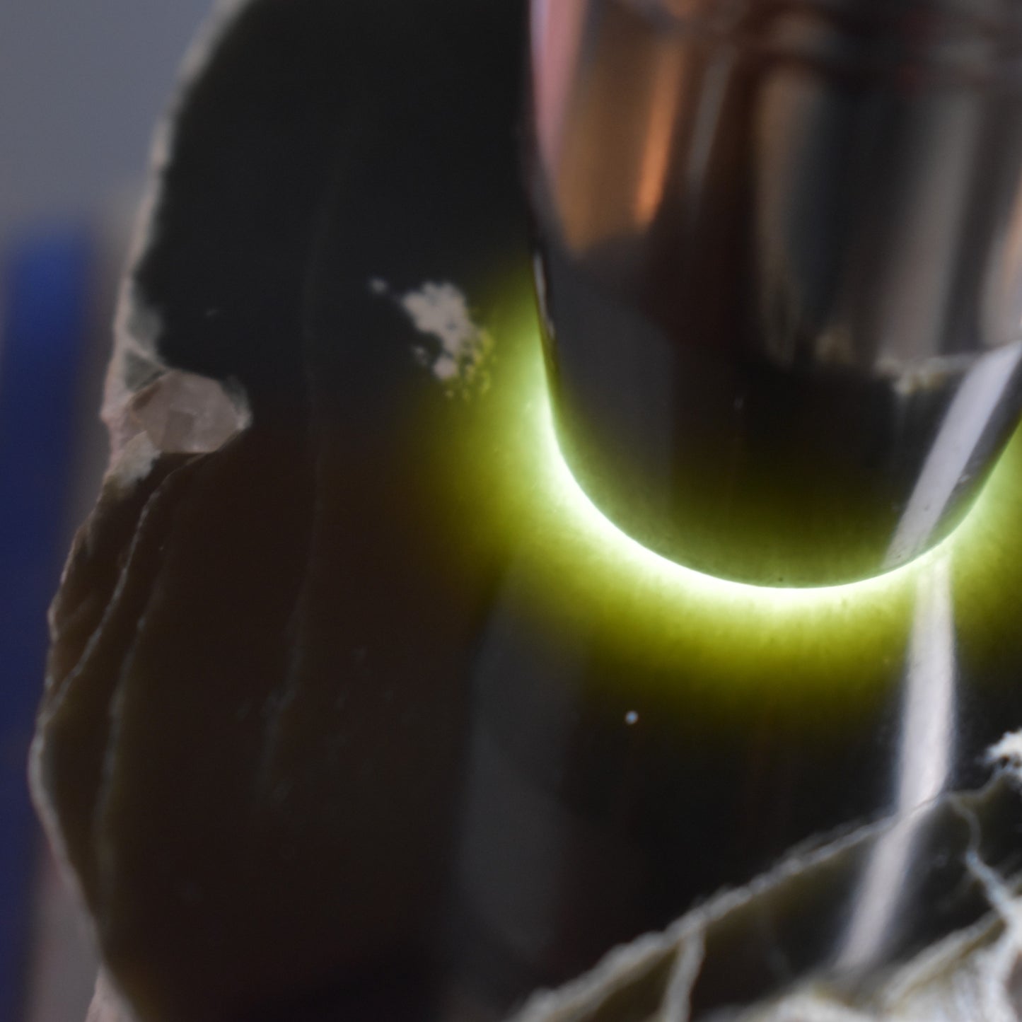 Jade Hand Gem 1043