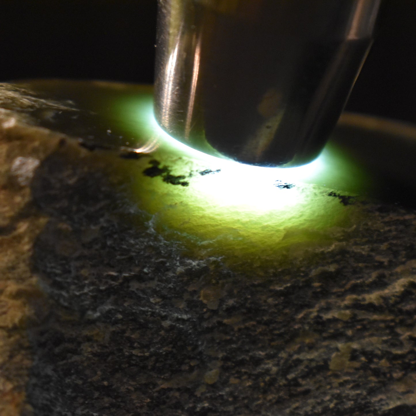 Jade Hand Gem 1002