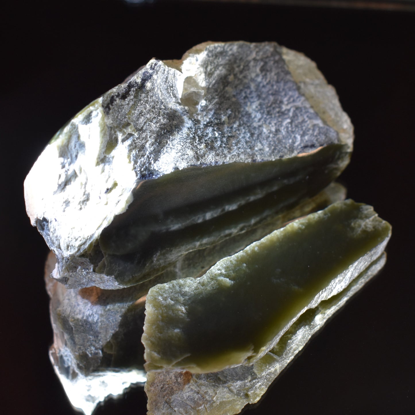 Jade Hand Gem 1002
