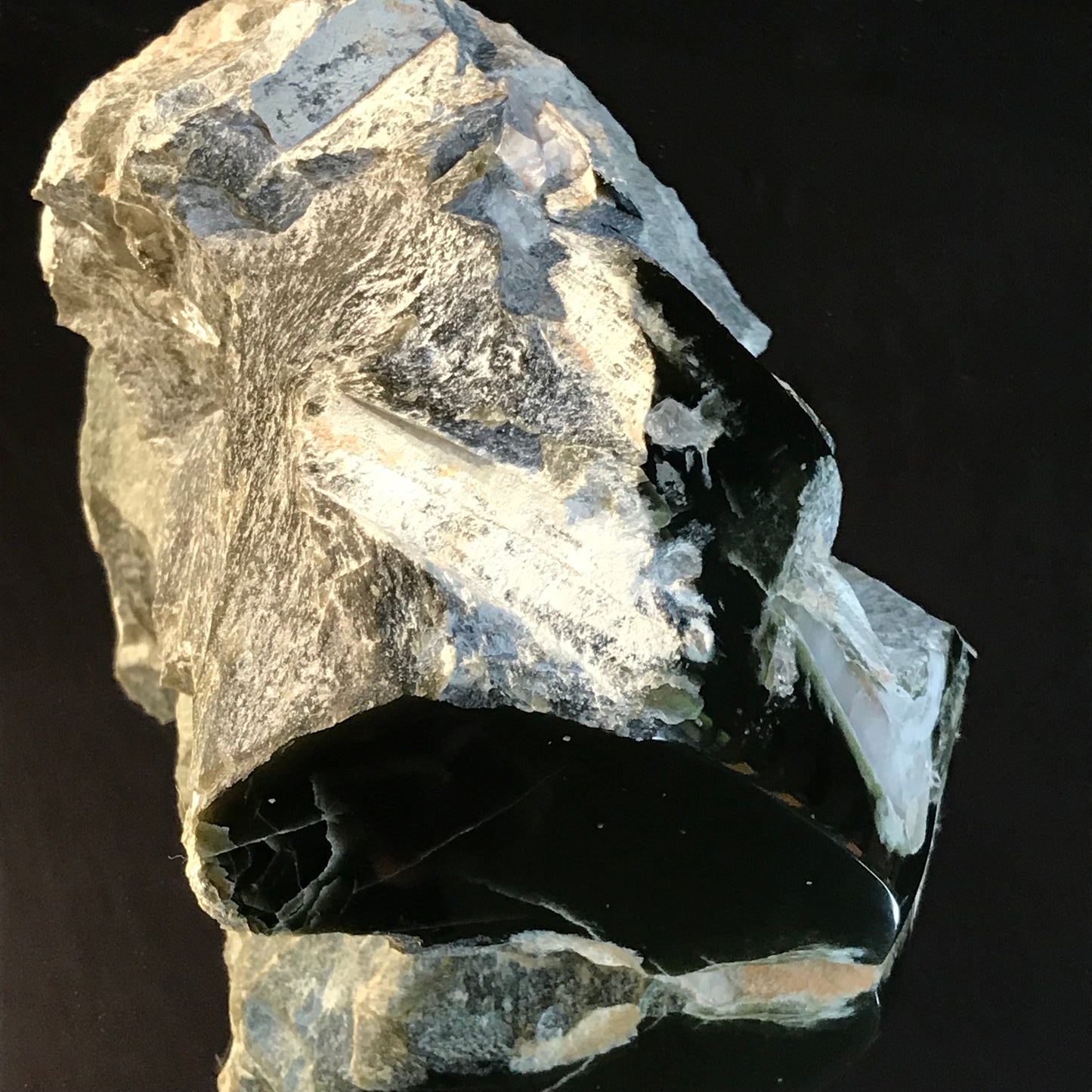 Jade Hand Gem 1003