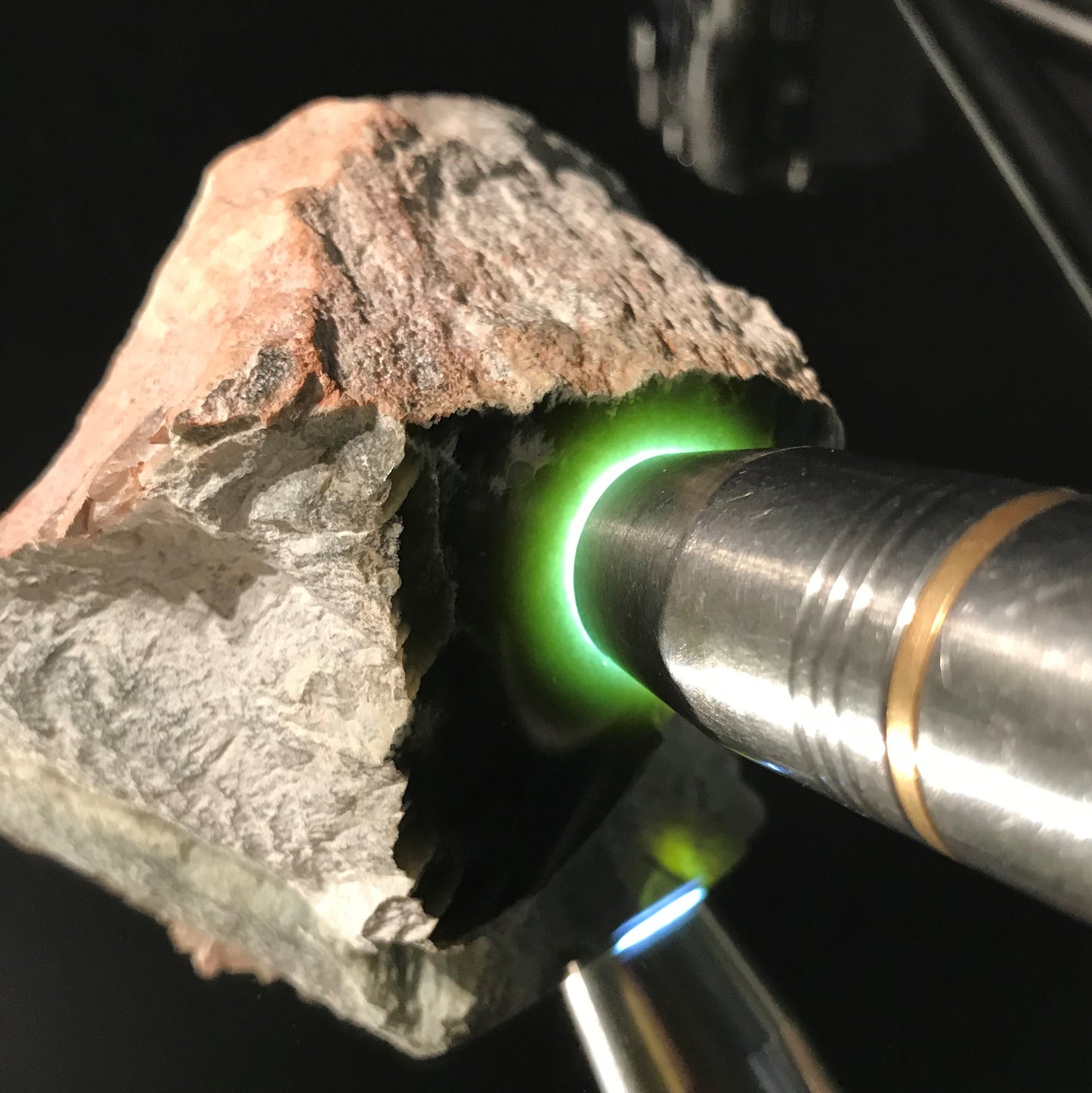 Jade Hand Gem 1004