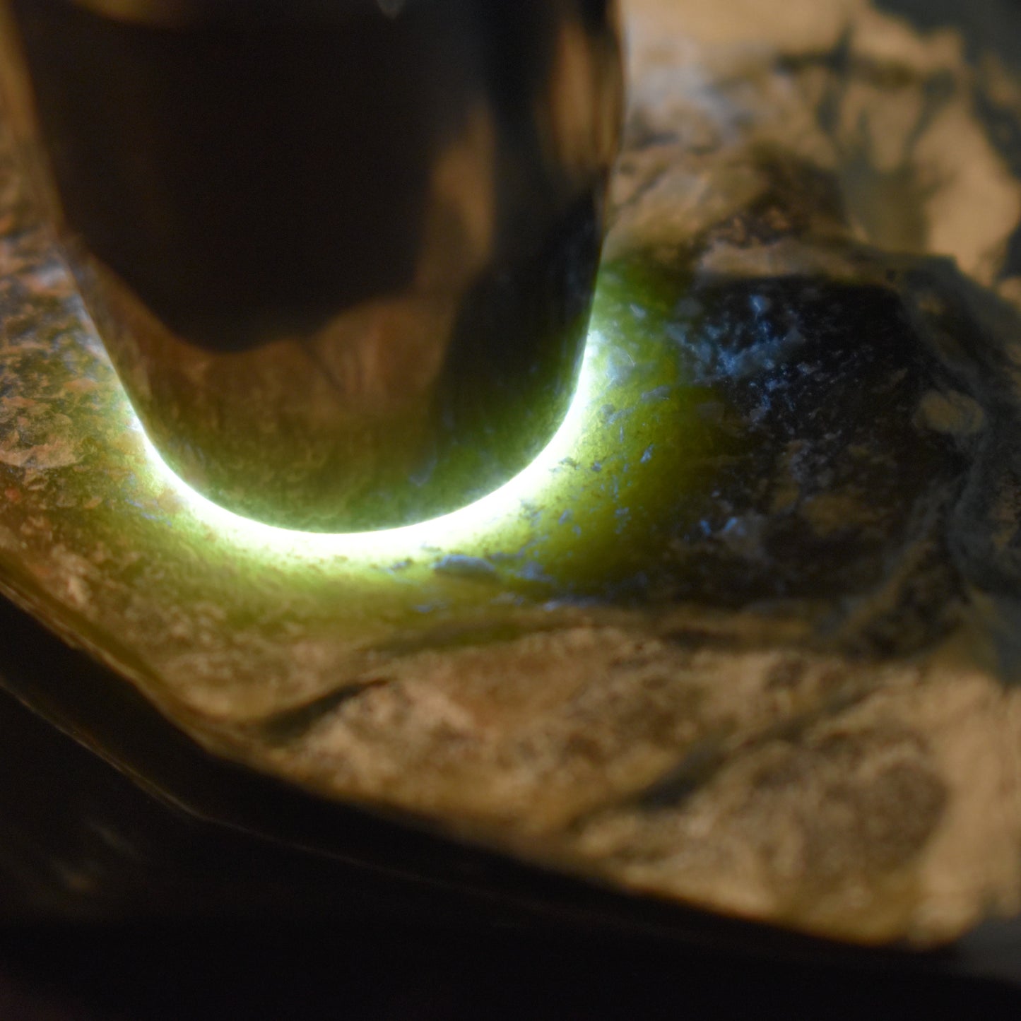 Jade Hand Gem 1011
