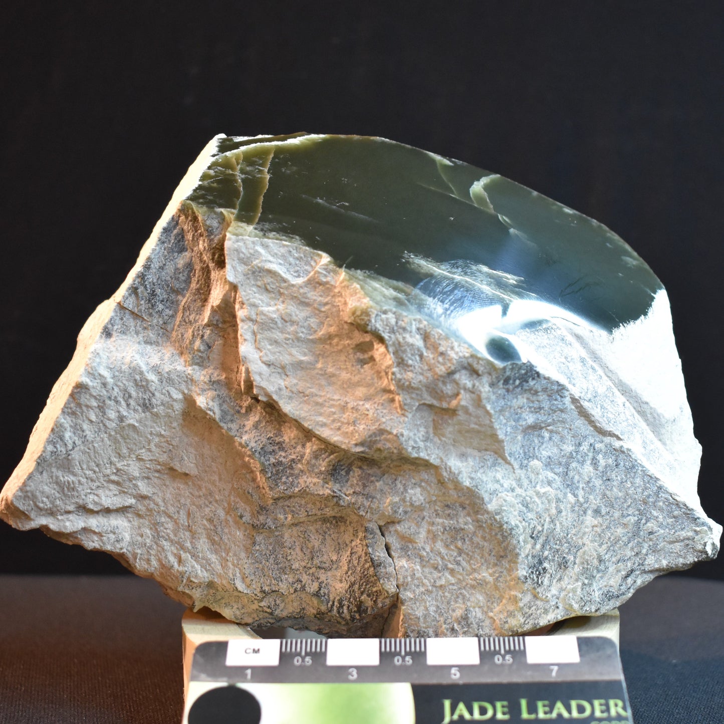 Jade Hand Gem 1012