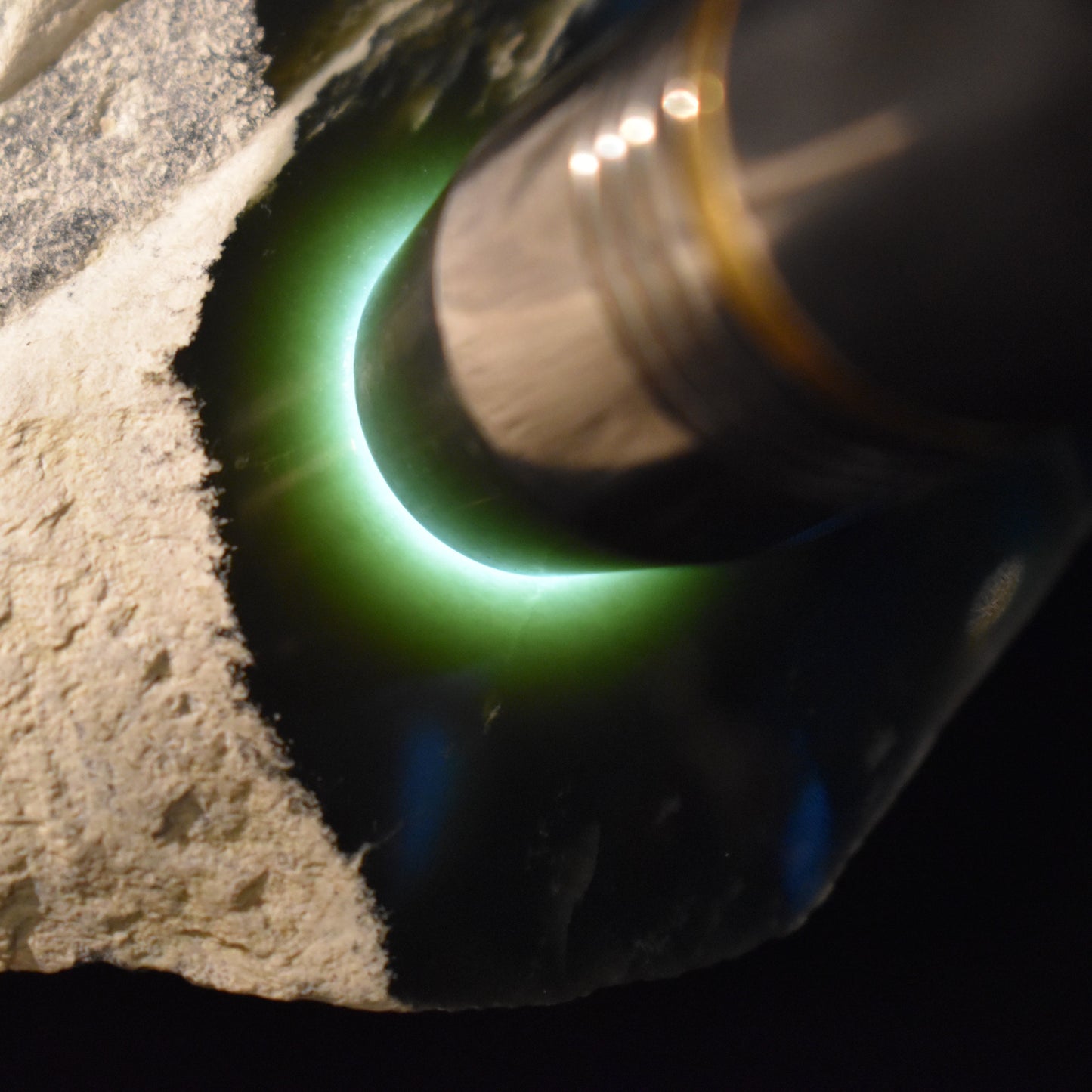 Jade Hand Gem 1012