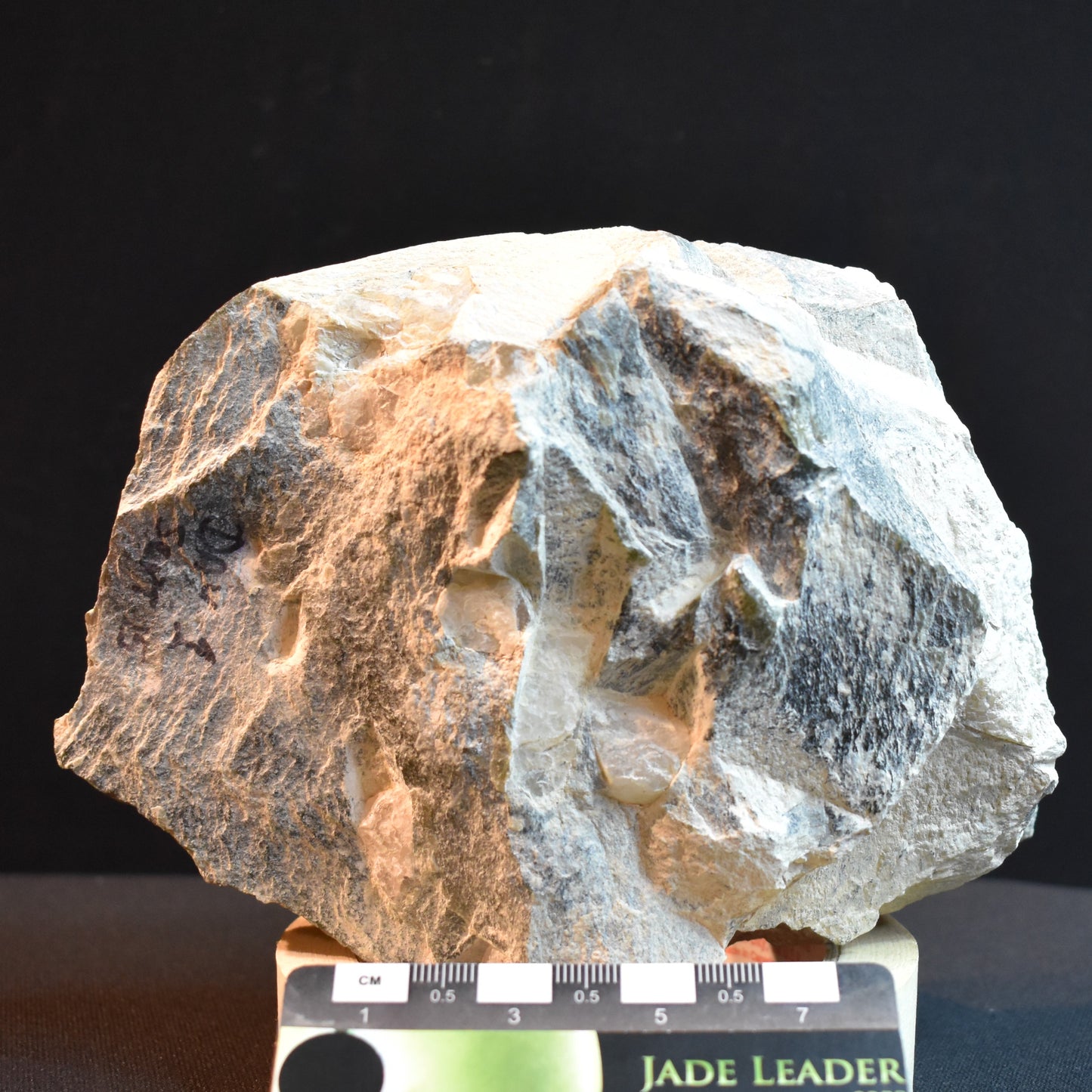 Jade Hand Gem 1012