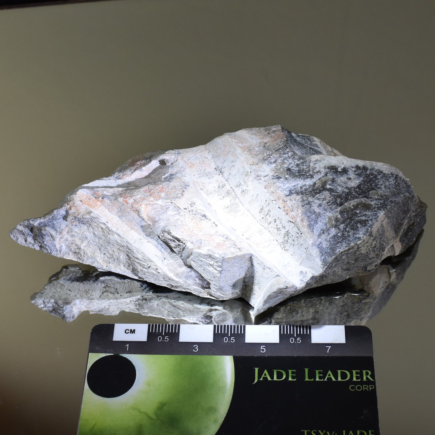 Jade Hand Gem 1018