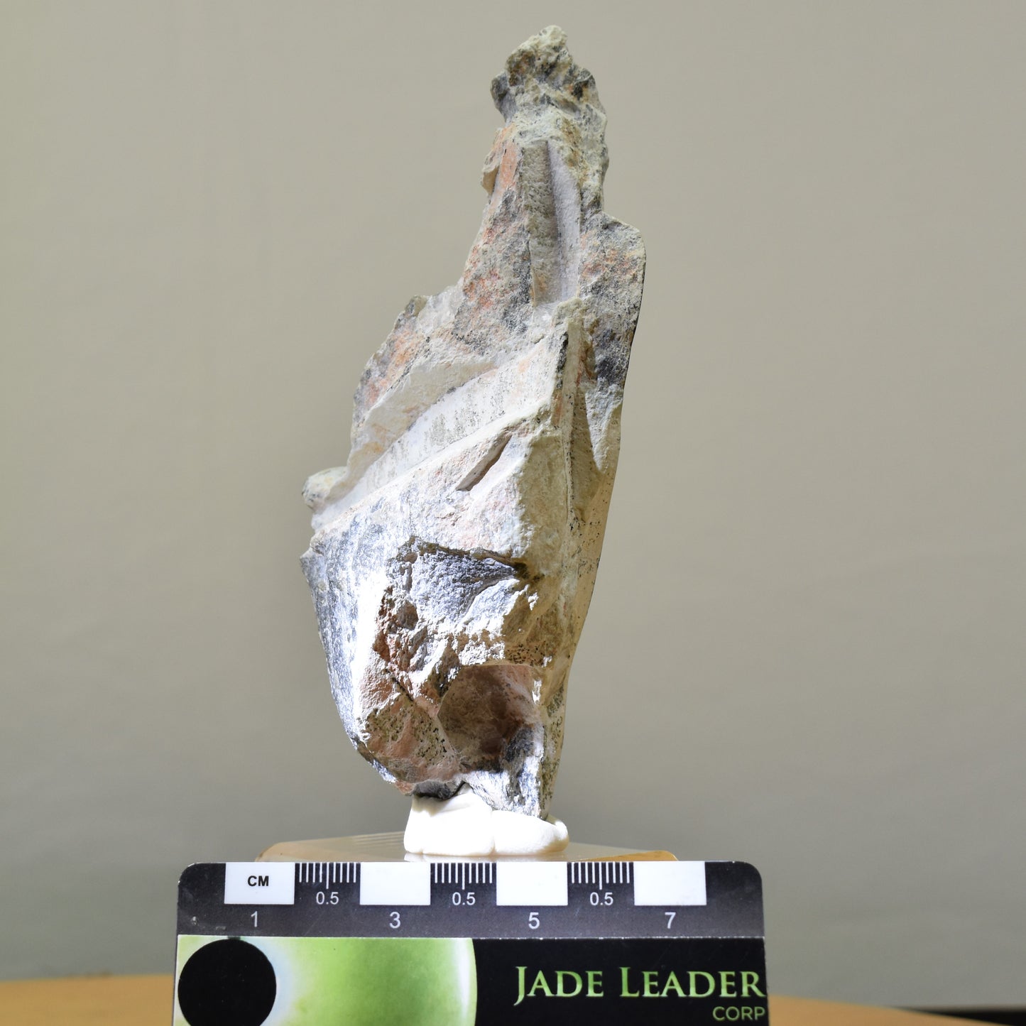Jade Hand Gem 1018