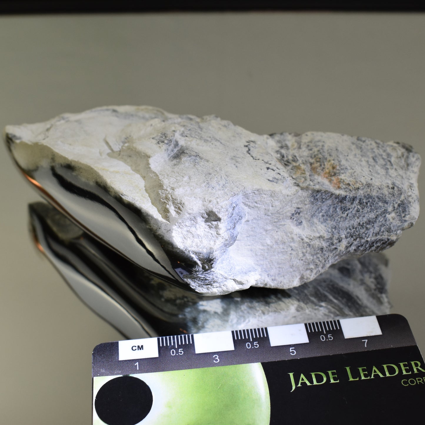 Jade Hand Gem 1019