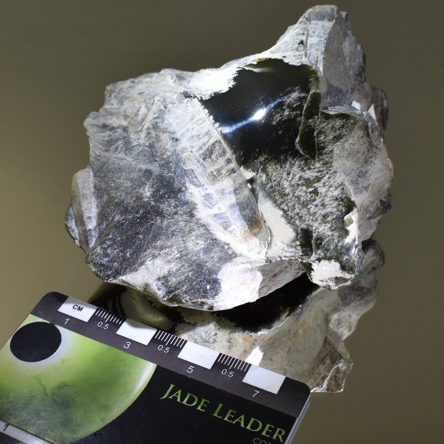Jade Hand Gem 1021