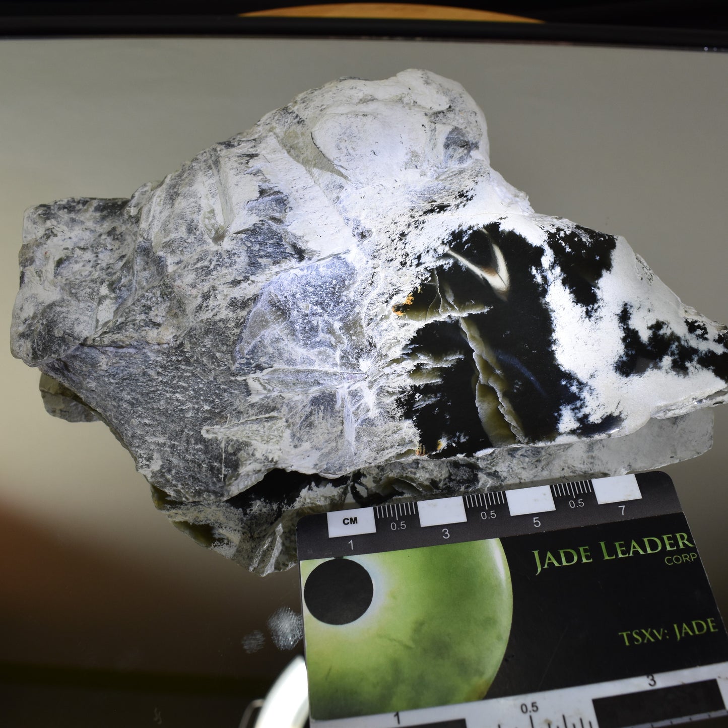 Jade Hand Gem 1022