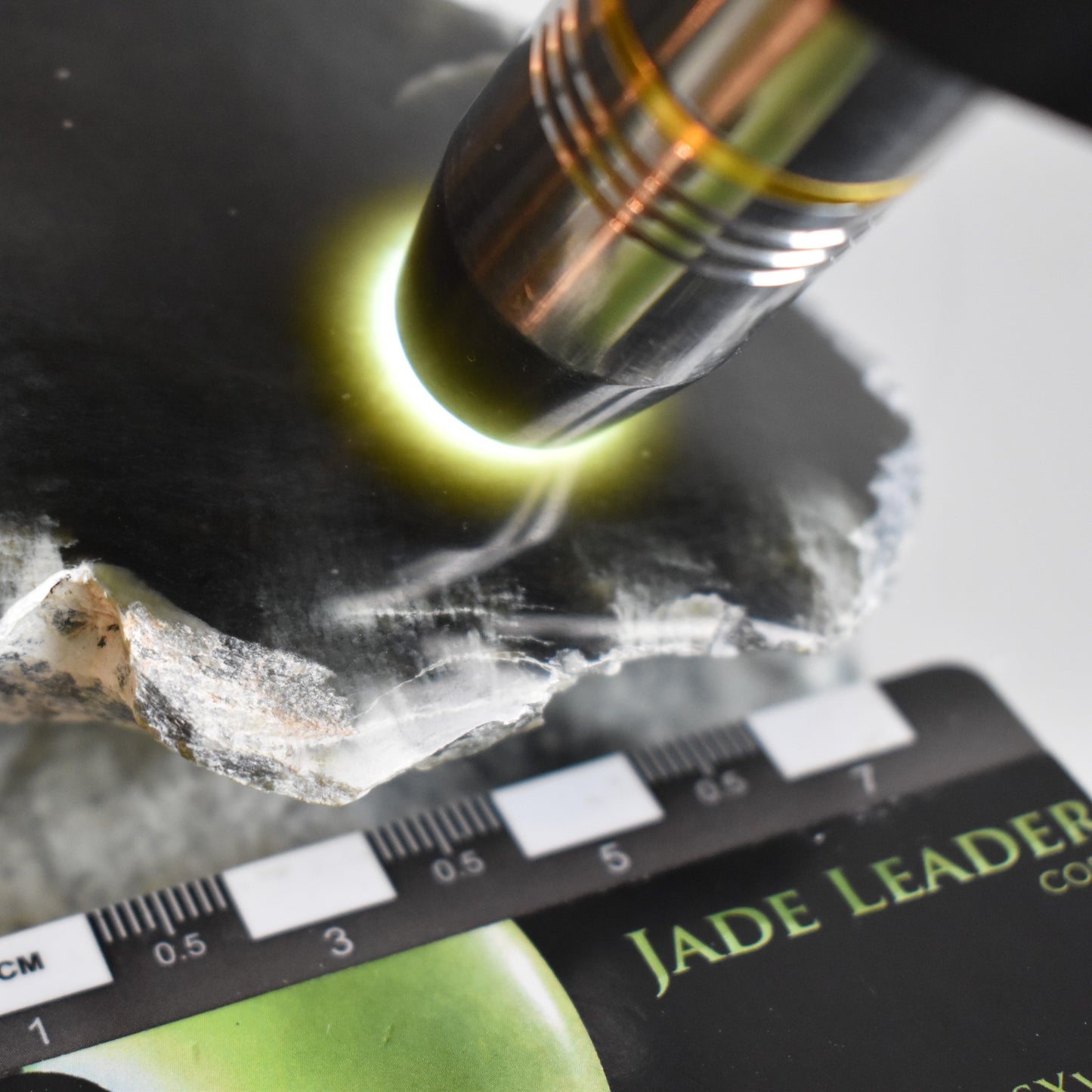 Jade Hand Gem 1025