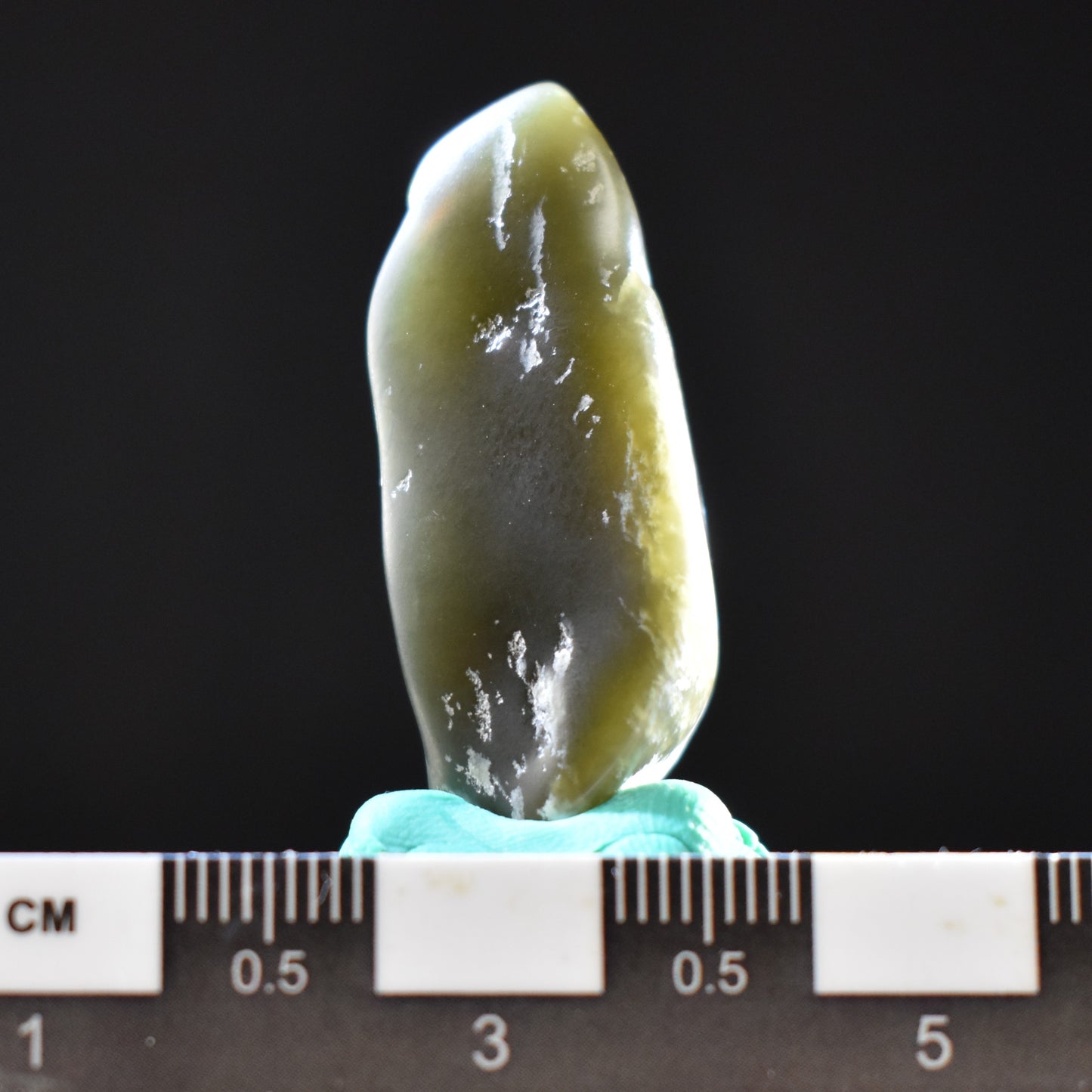 Jade Tumbled Gem / Carving Stone 2029