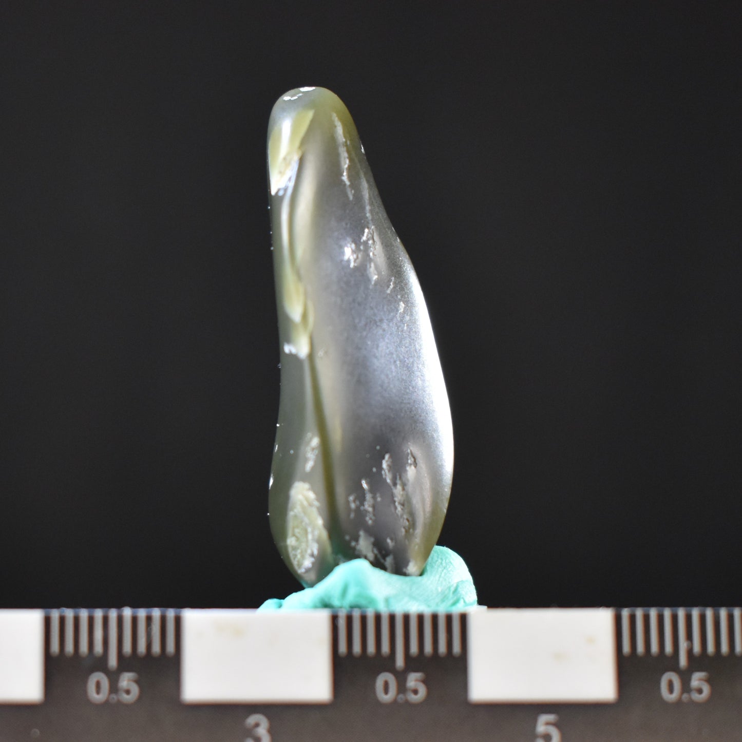 Jade Tumbled Gem / Carving Stone 2029
