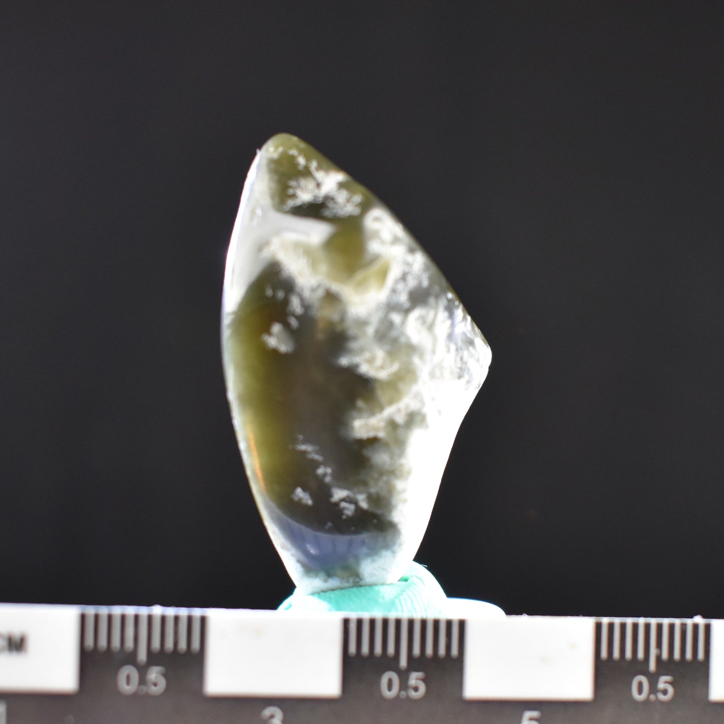 Jade Tumbled Gem / Carving Stone 2030