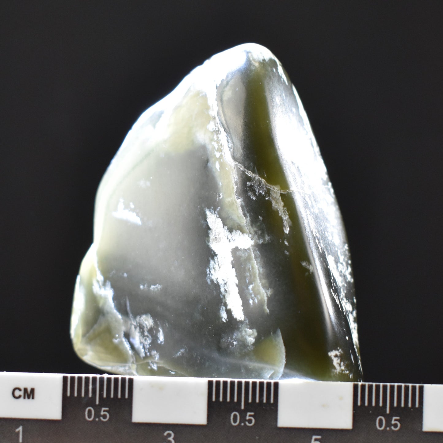 Jade Tumbled Gem / Carving Stone 2033