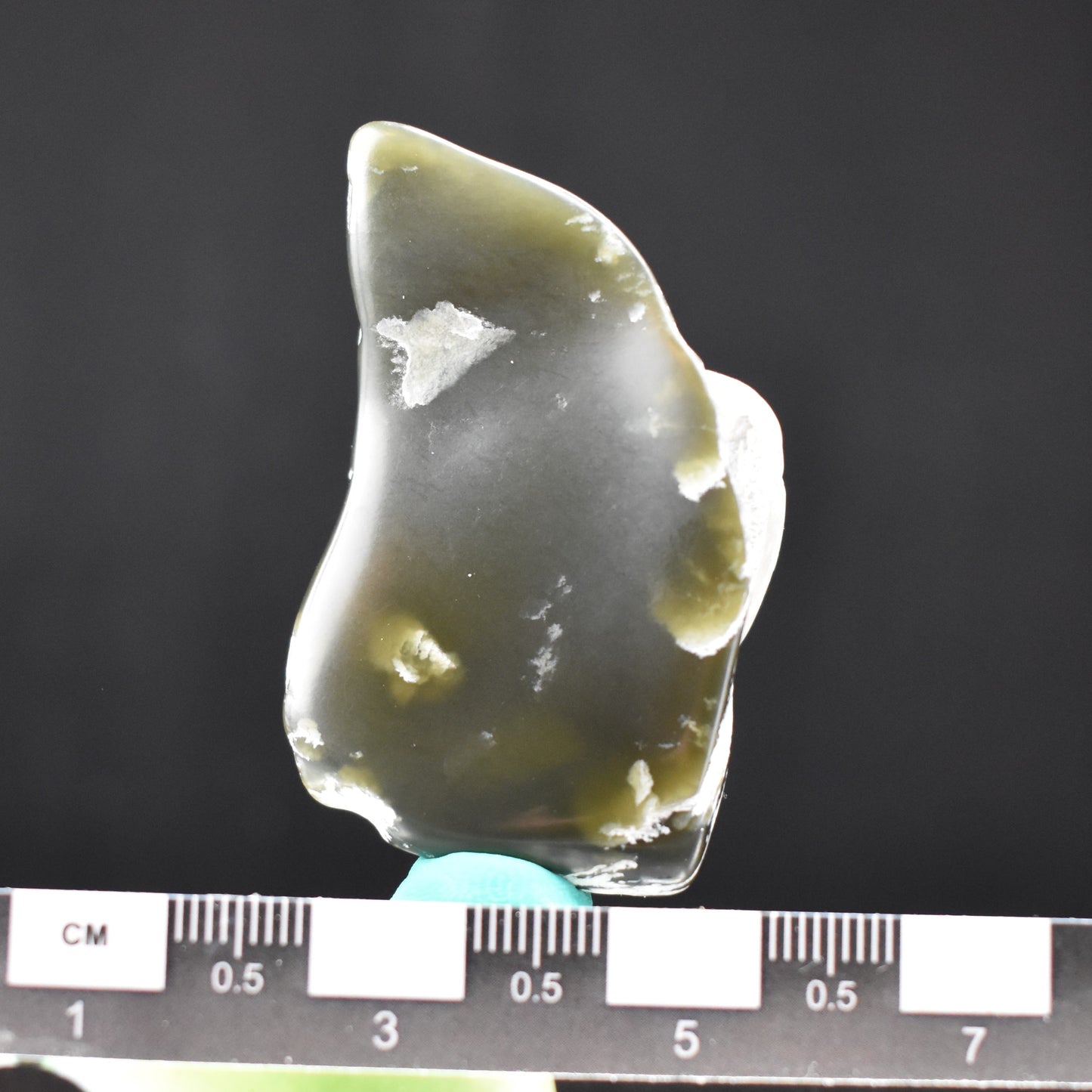 Jade Tumbled Gem / Carving Stone 2035