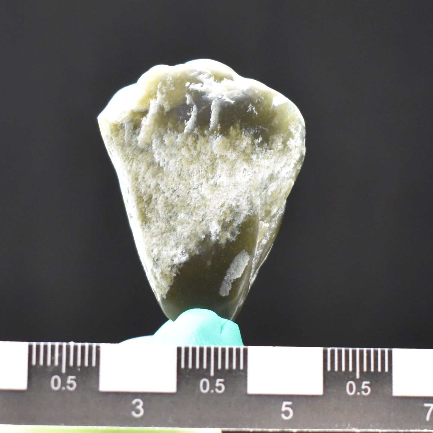 Jade Tumbled Gem / Carving Stone 2036