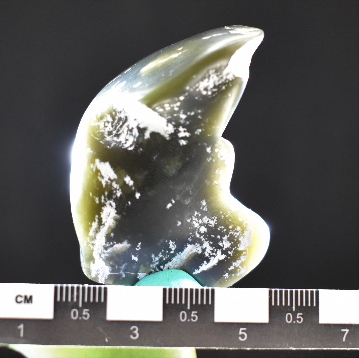 Jade Tumbled Gem / Carving Stone 2037