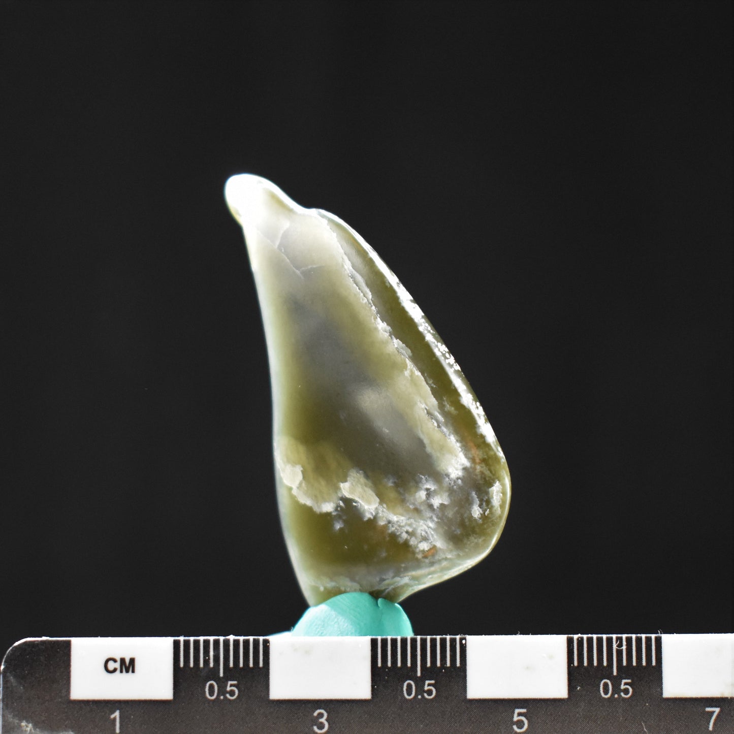 Jade Tumbled Gem / Carving Stone 2040