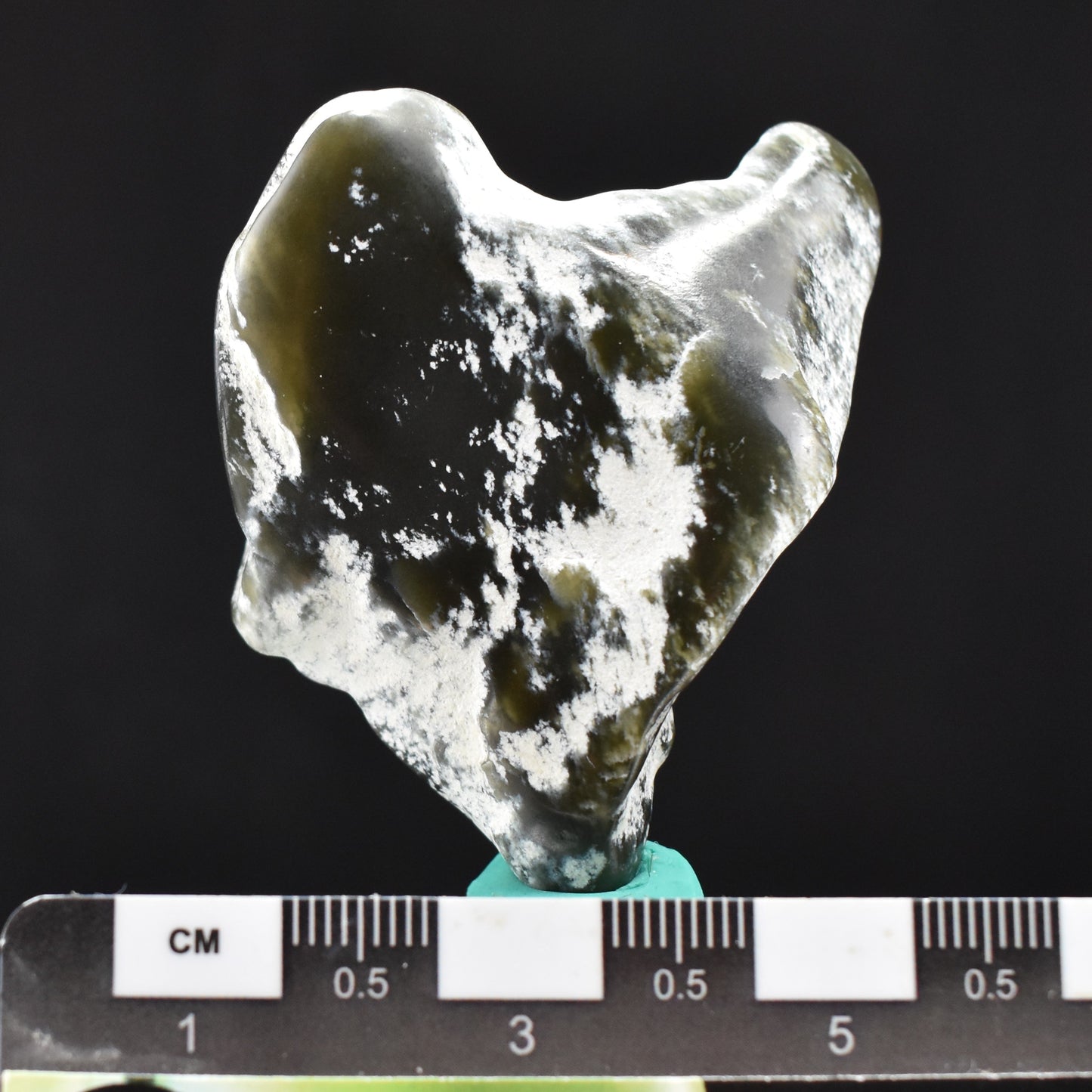 Jade Tumbled Gem / Carving Stone 2047