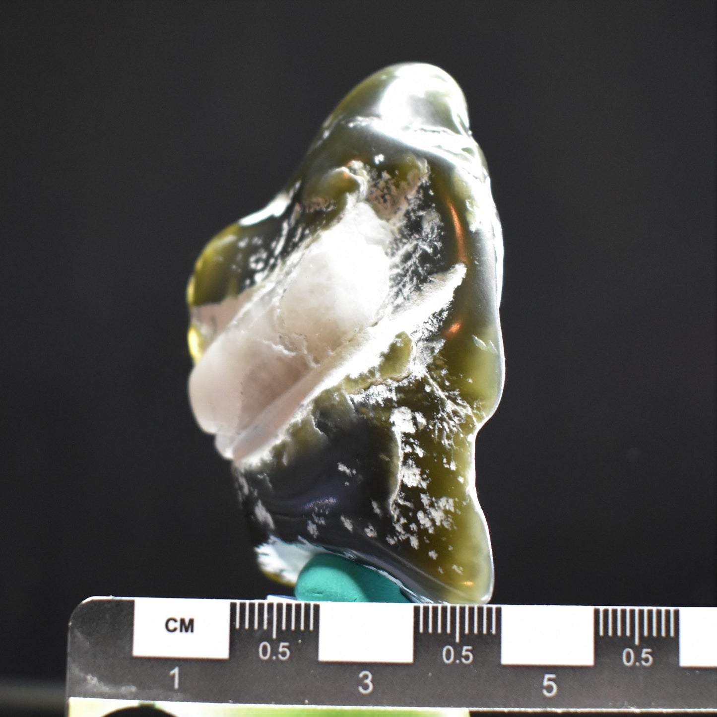 Jade Tumbled Gem / Carving Stone 2048
