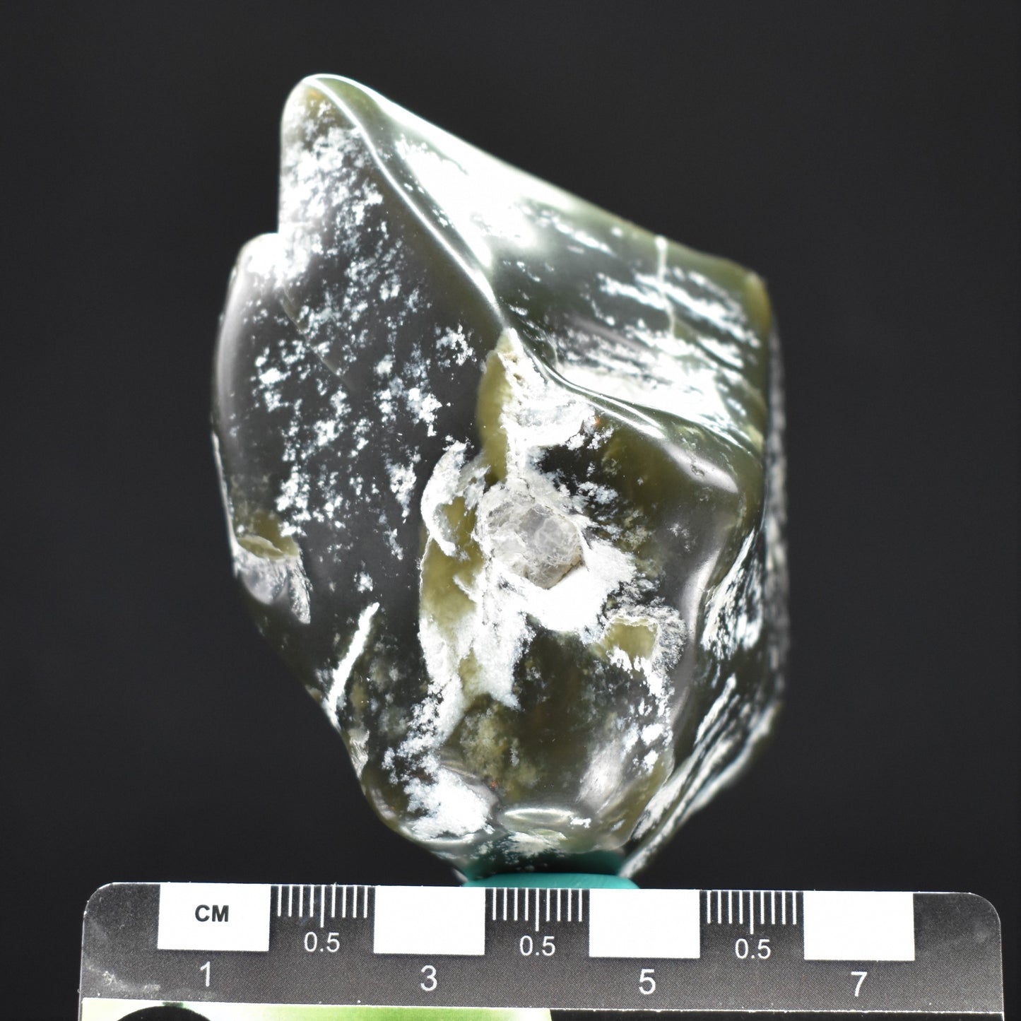 Jade Tumbled Gem / Carving Stone 2065