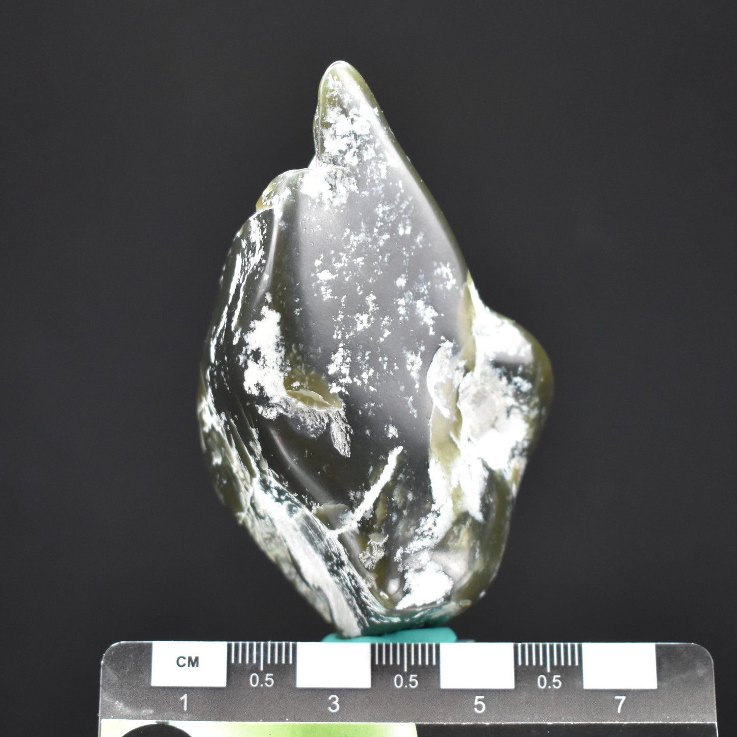 Jade Tumbled Gem / Carving Stone 2065