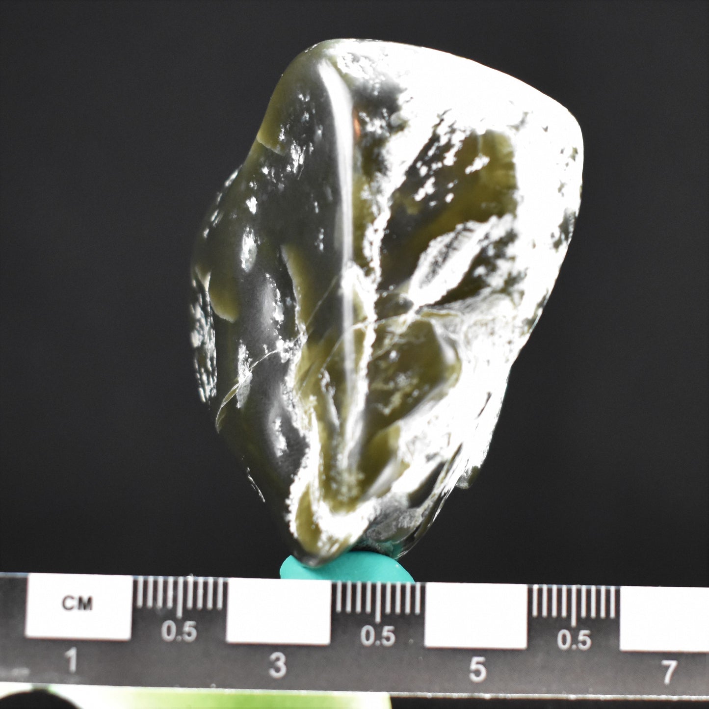 Jade Tumbled Gem / Carving Stone 2070