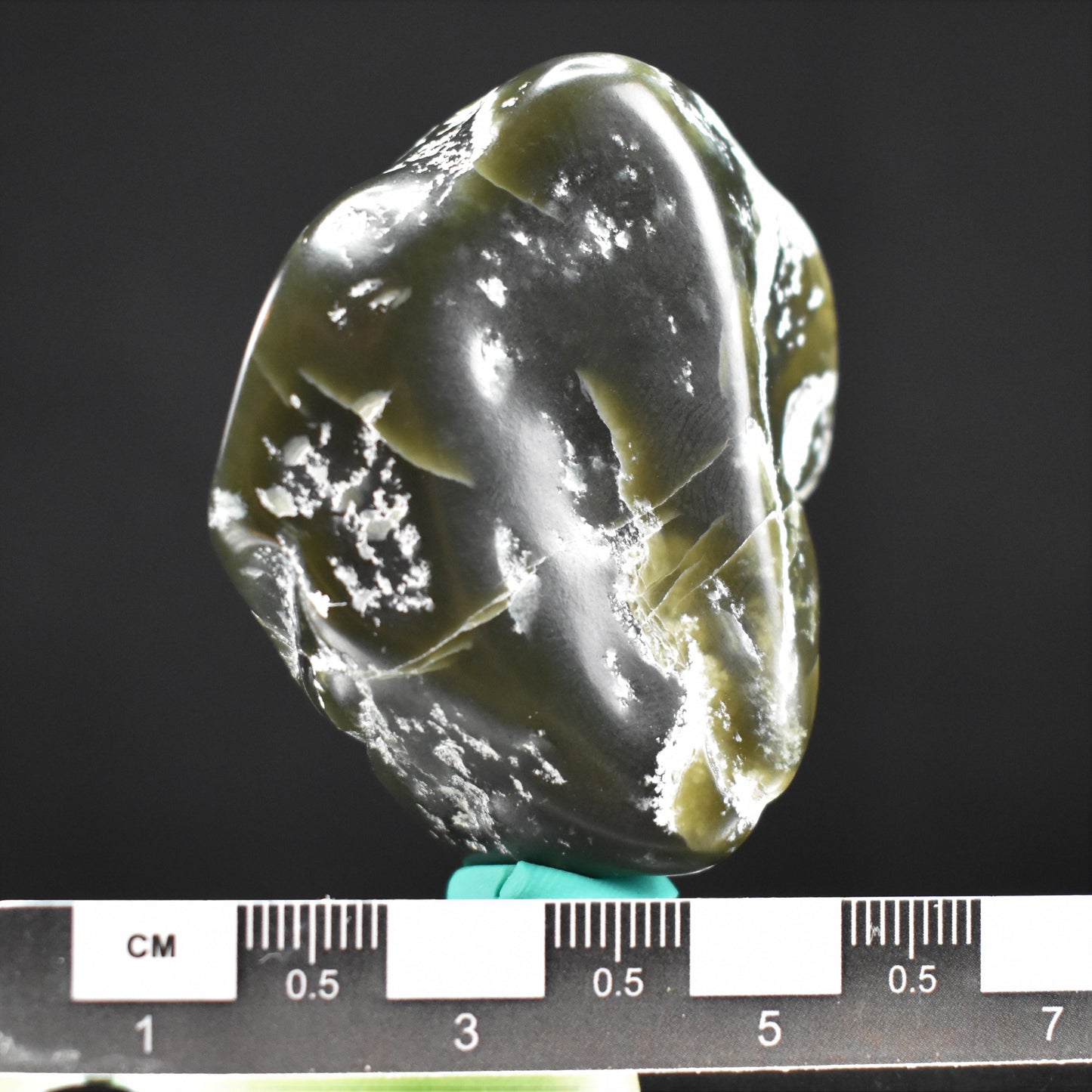 Jade Tumbled Gem / Carving Stone 2070