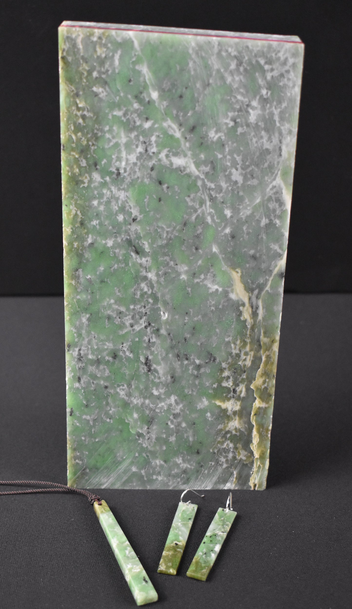Washington State White/Green Jade 1008