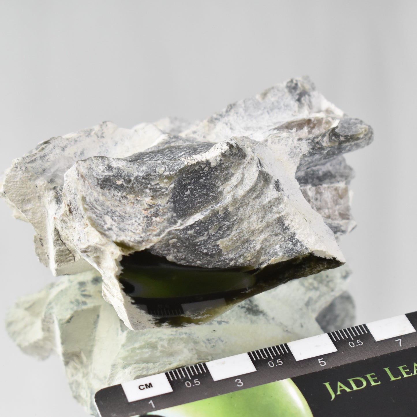 Jade Hand Gem 1028