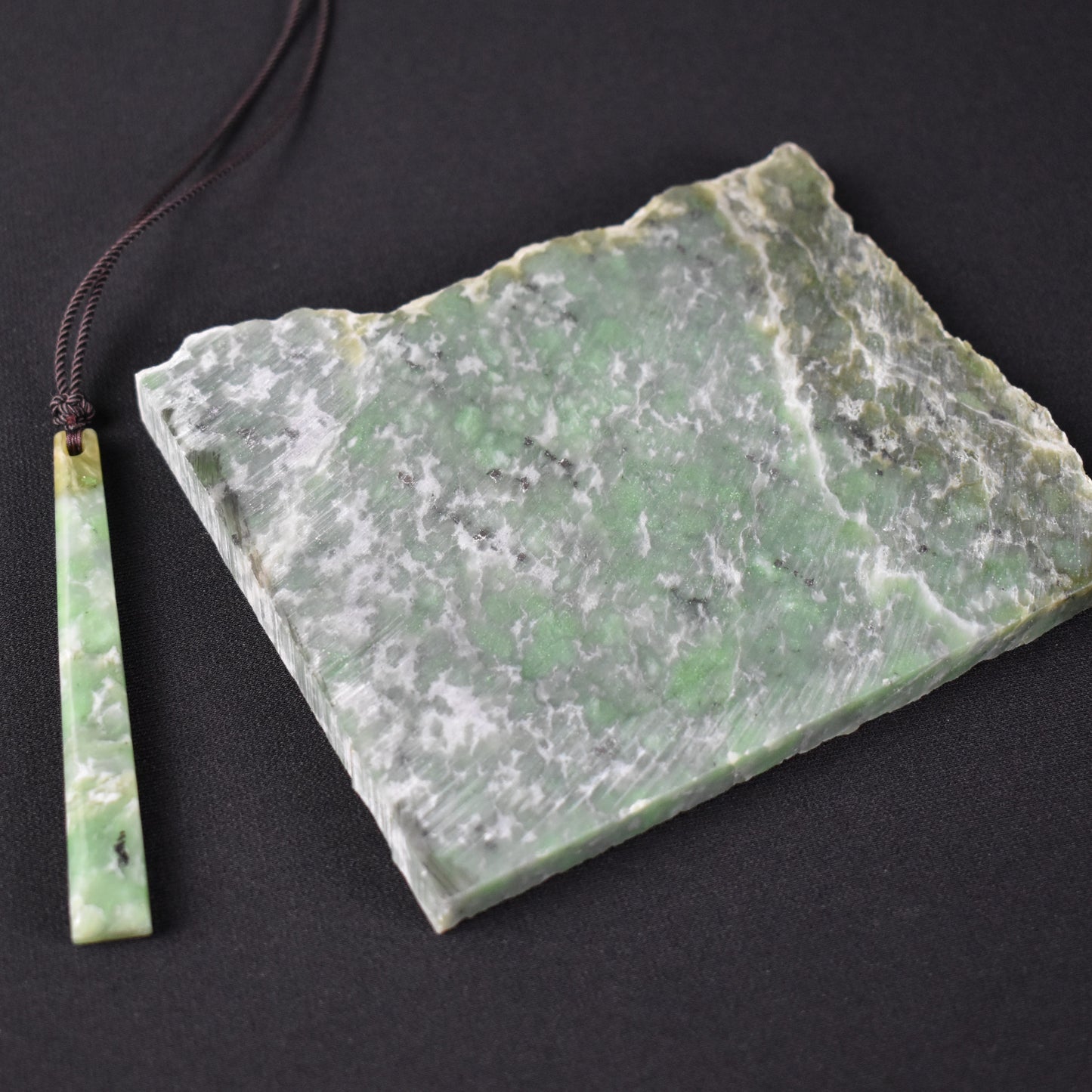 Washington State White/Green Jade 1006