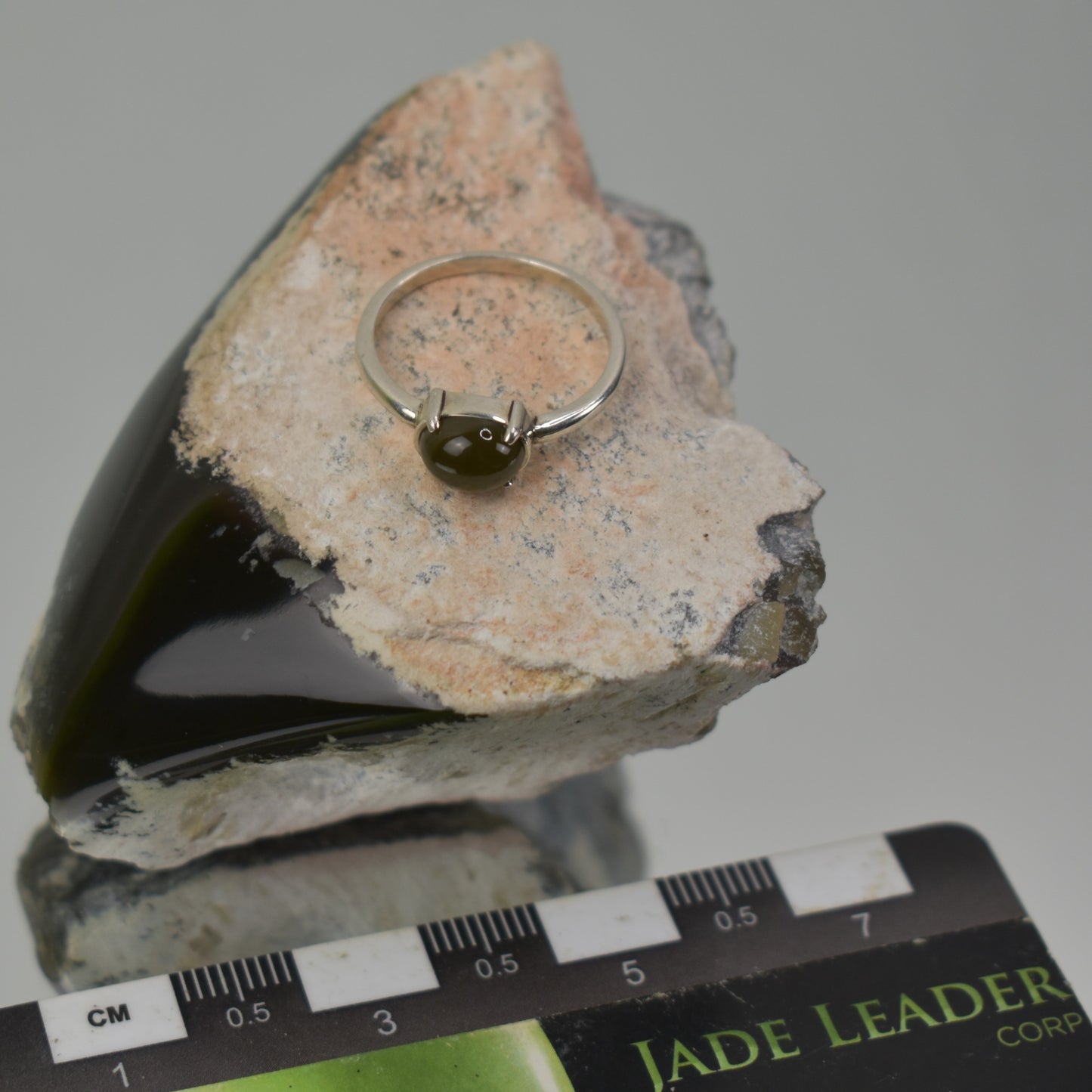 Jade Hand Gem 1032