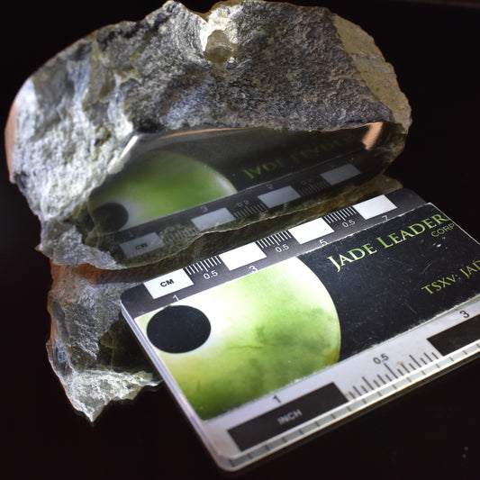 Jade Hand Gem 1002