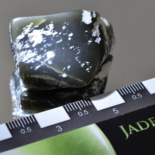 Jade Tumbled Gem / Carving Stone 2028