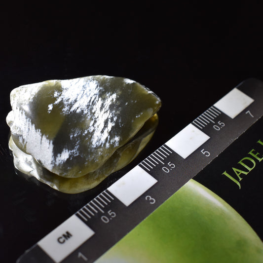 Jade Tumbled Gem / Carving Stone 2036